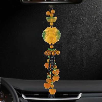 建議開車族 不論新車舊車，車內(nèi)添置這些實(shí)用車飾，助你一路順風(fēng)又順心